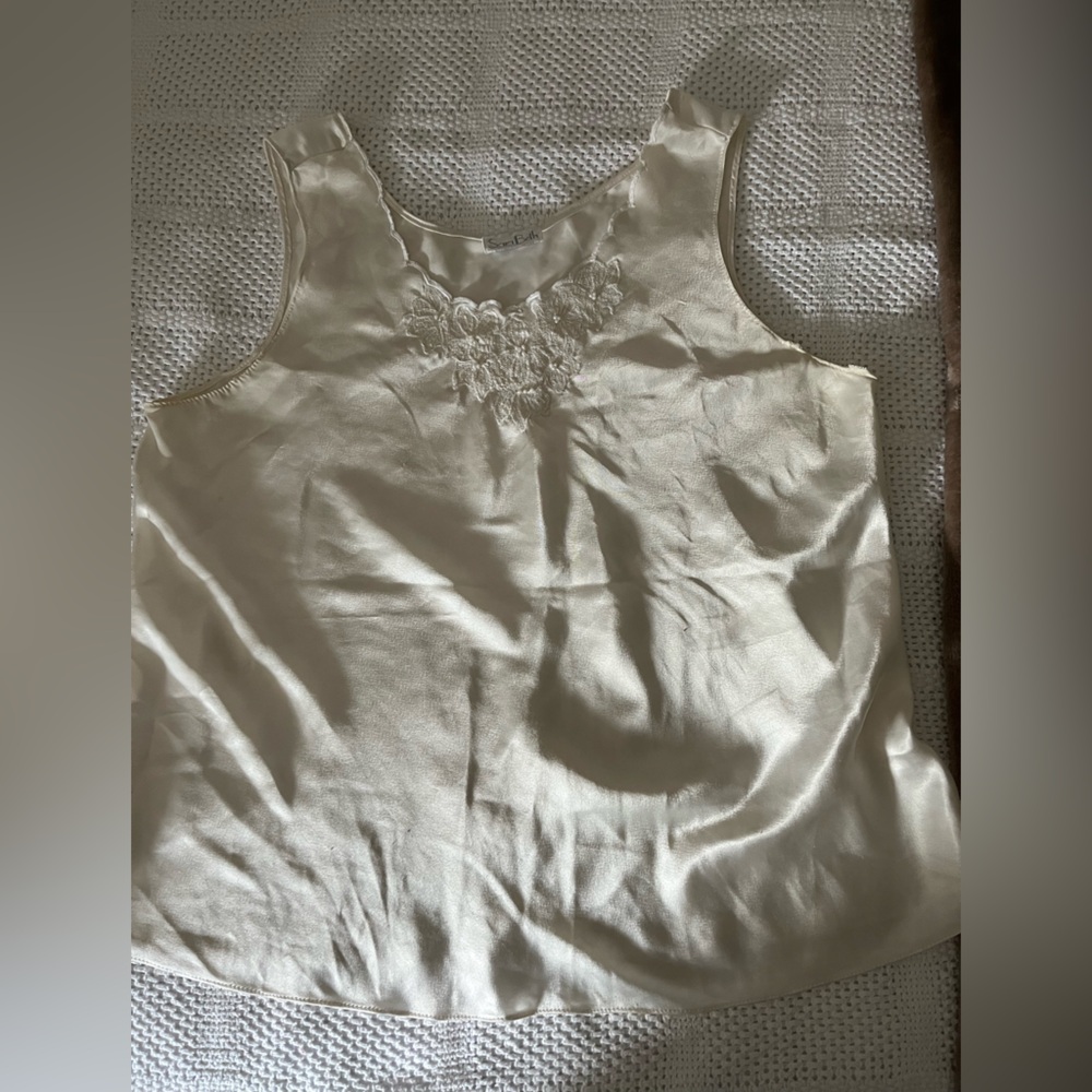 Chic Cream Sleeveless satin Tank Top